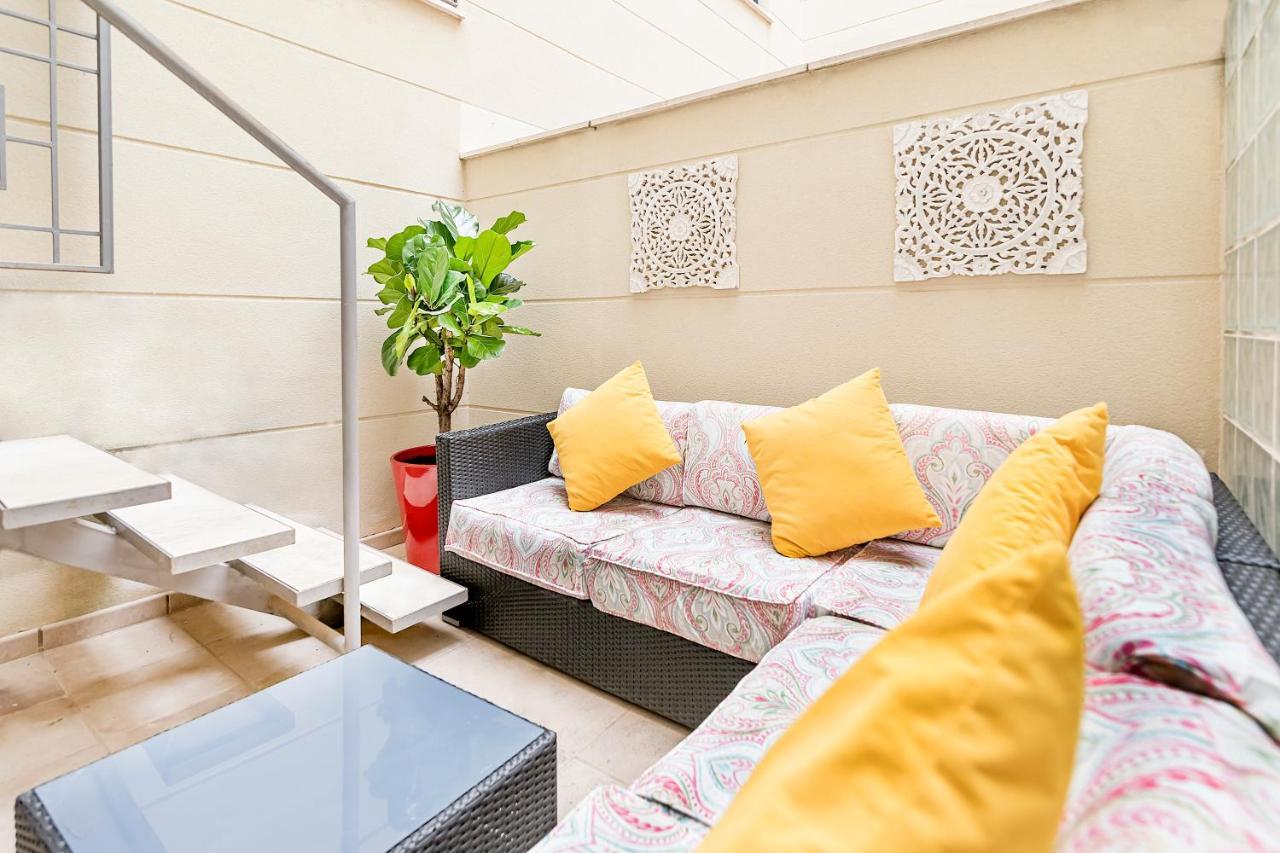 Апартаменты Maba/Private Backyard/Walk To Downtown/Large Smart Tv Малага Экстерьер фото